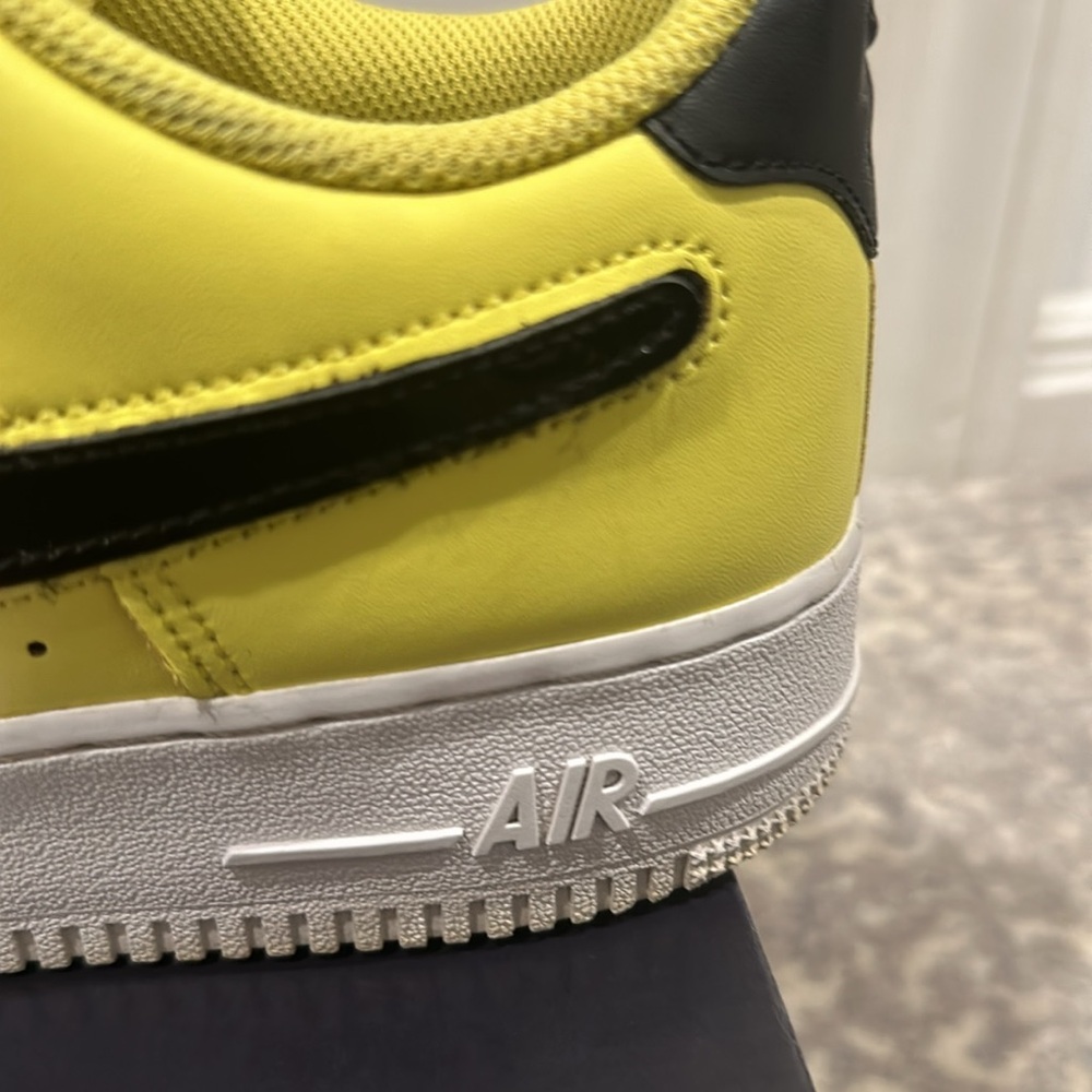 NIKE AIR FORCE 1 LV8 3 SIZE 10.5 MENS SNEAKERS BRIGHT YELLOW - Picture 13 of 16